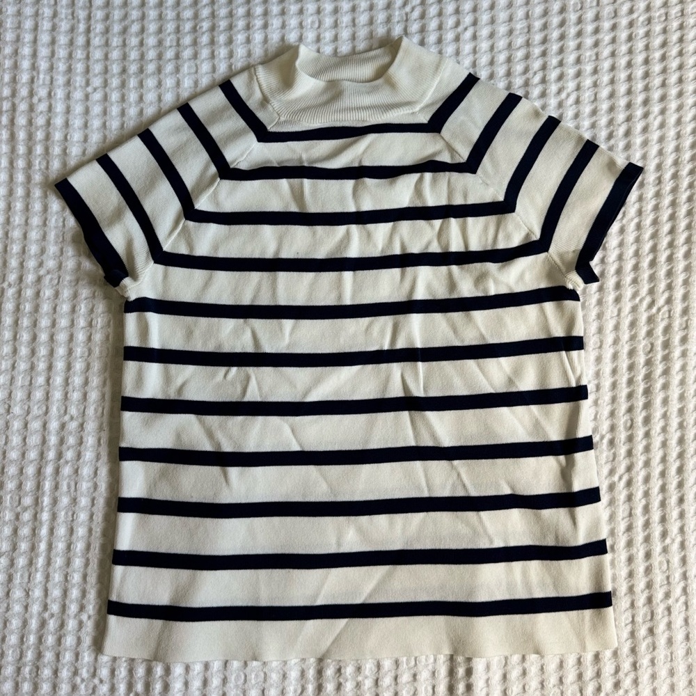 Worthington Navy and Cream Knit Top